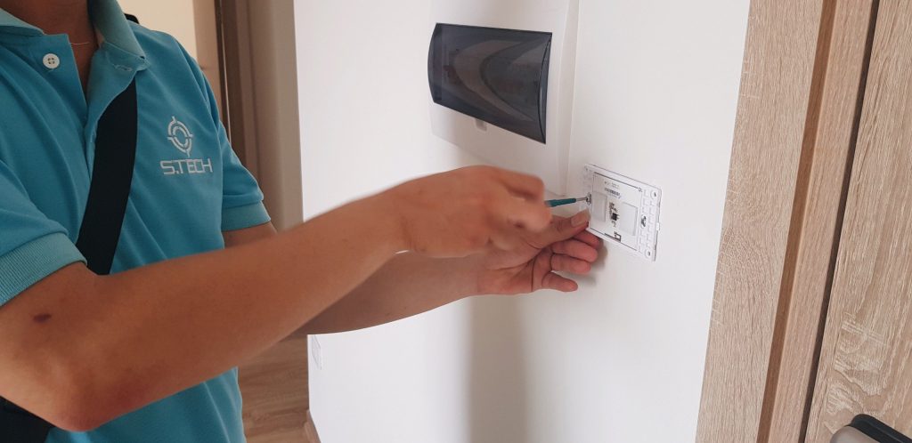 cach-lap-dat-cong-tac-thong-minh