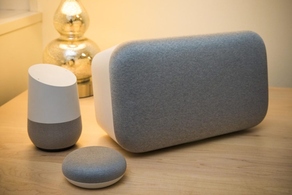 loa-thong-minh-google-home